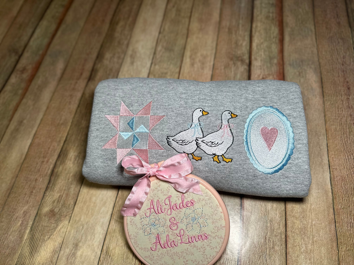 Vintage Goose Quilt Design Sweatshirt