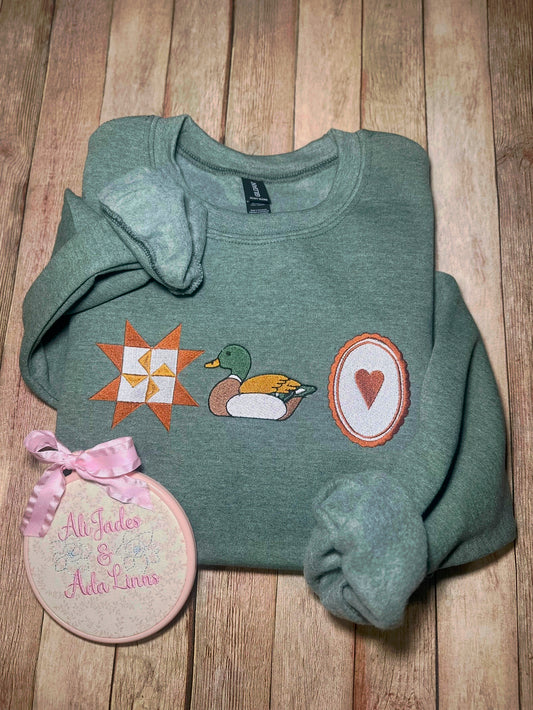 Vintage Mallard Duck Quilt Design Sweatshirt